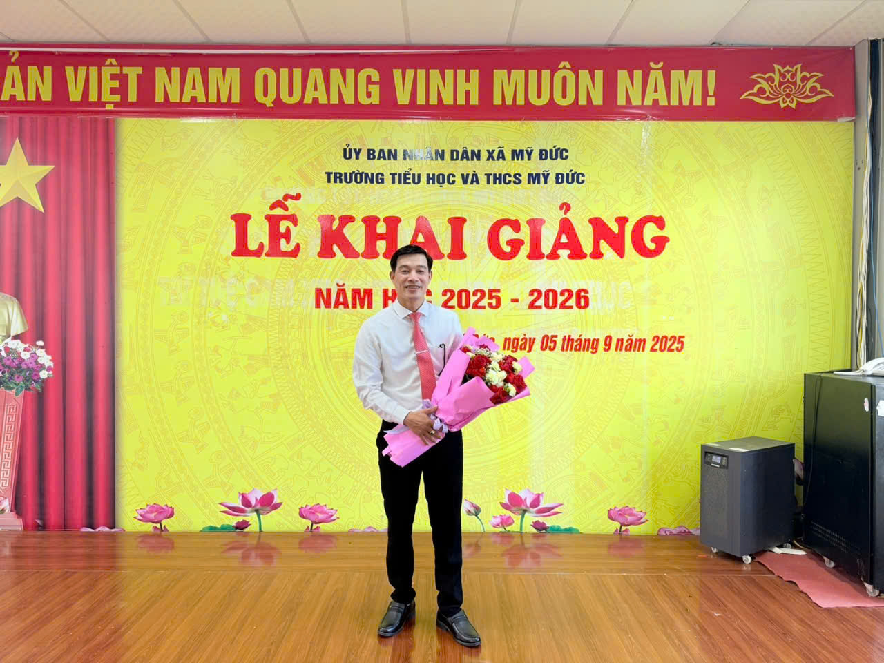 THẦY GIÁO HOÀNG VĂN SANG - NGƯỜI THẮP LỬA TRAO TRUYỀN TRI THỨC, GIÚP HỌC SINH CHINH PHỤC ĐỈNH CAO- Ảnh 12.