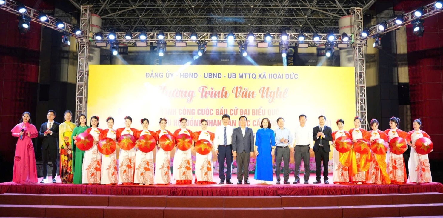 Hoài Đức rộn ràng đêm văn nghệ chào mừng thành công cuộc bầu cử- Ảnh 7.