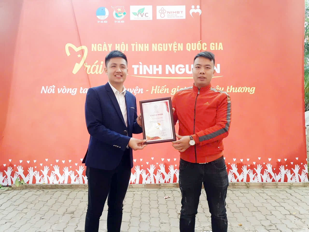 Phùng Xuân Minh – Người chiến sỹ dân quân tận tuỵ và hành trình 48 lần trao đi giọt máu niềm tin- Ảnh 2.