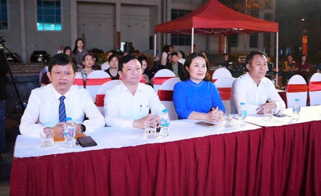 Hoài Đức rộn ràng đêm văn nghệ chào mừng thành công cuộc bầu cử- Ảnh 2.