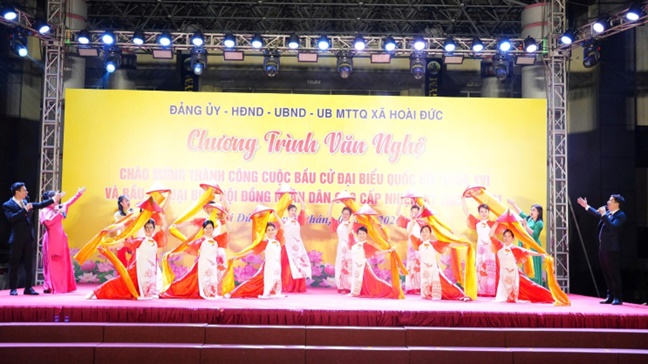 Hoài Đức rộn ràng đêm văn nghệ chào mừng thành công cuộc bầu cử- Ảnh 12.