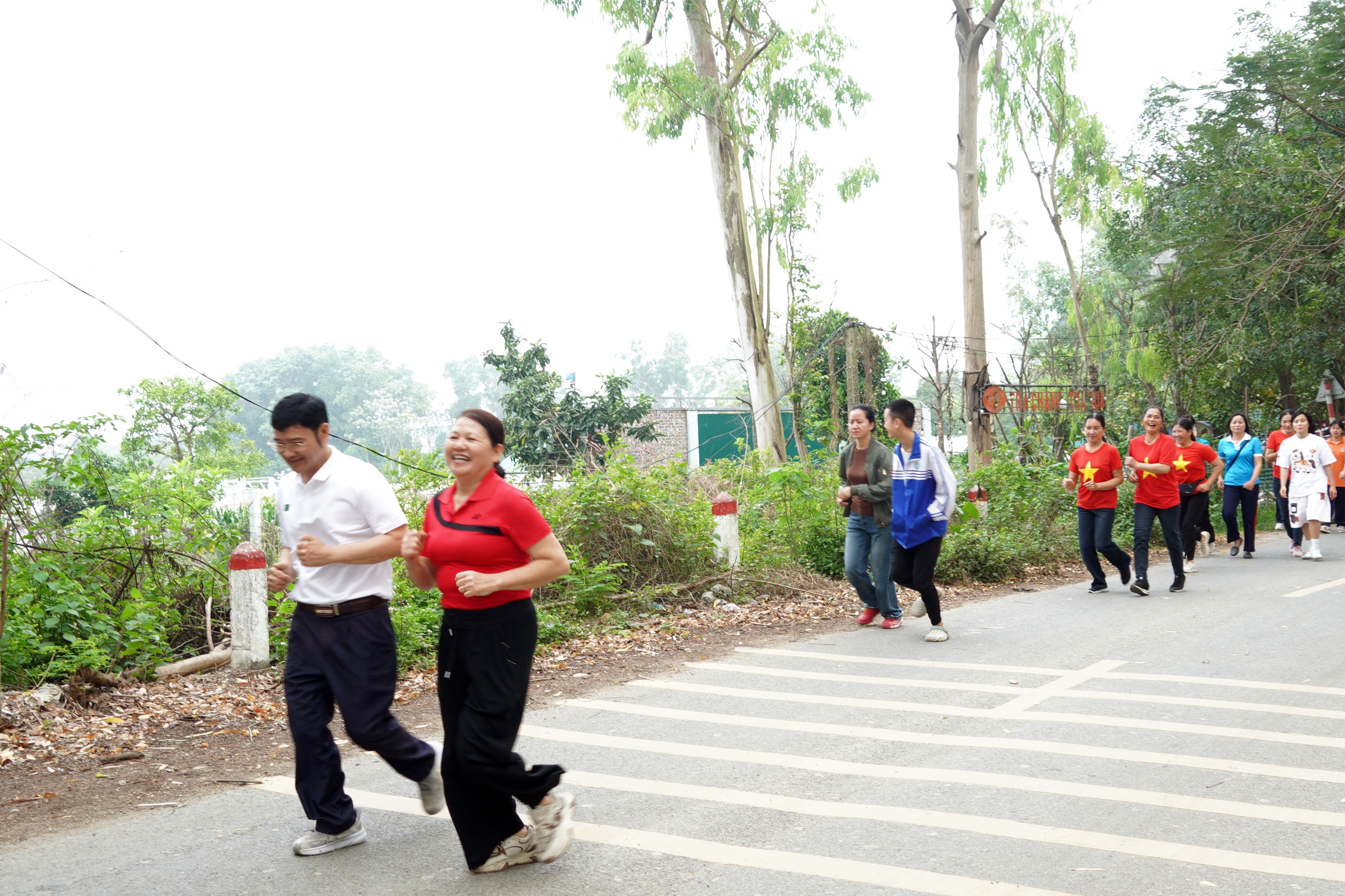Chương Mỹ phát động Ngày chạy Olympic vì sức khỏe toàn dân và hưởng ứng Ngày Quốc tế hạnh phúc - Ảnh 16.