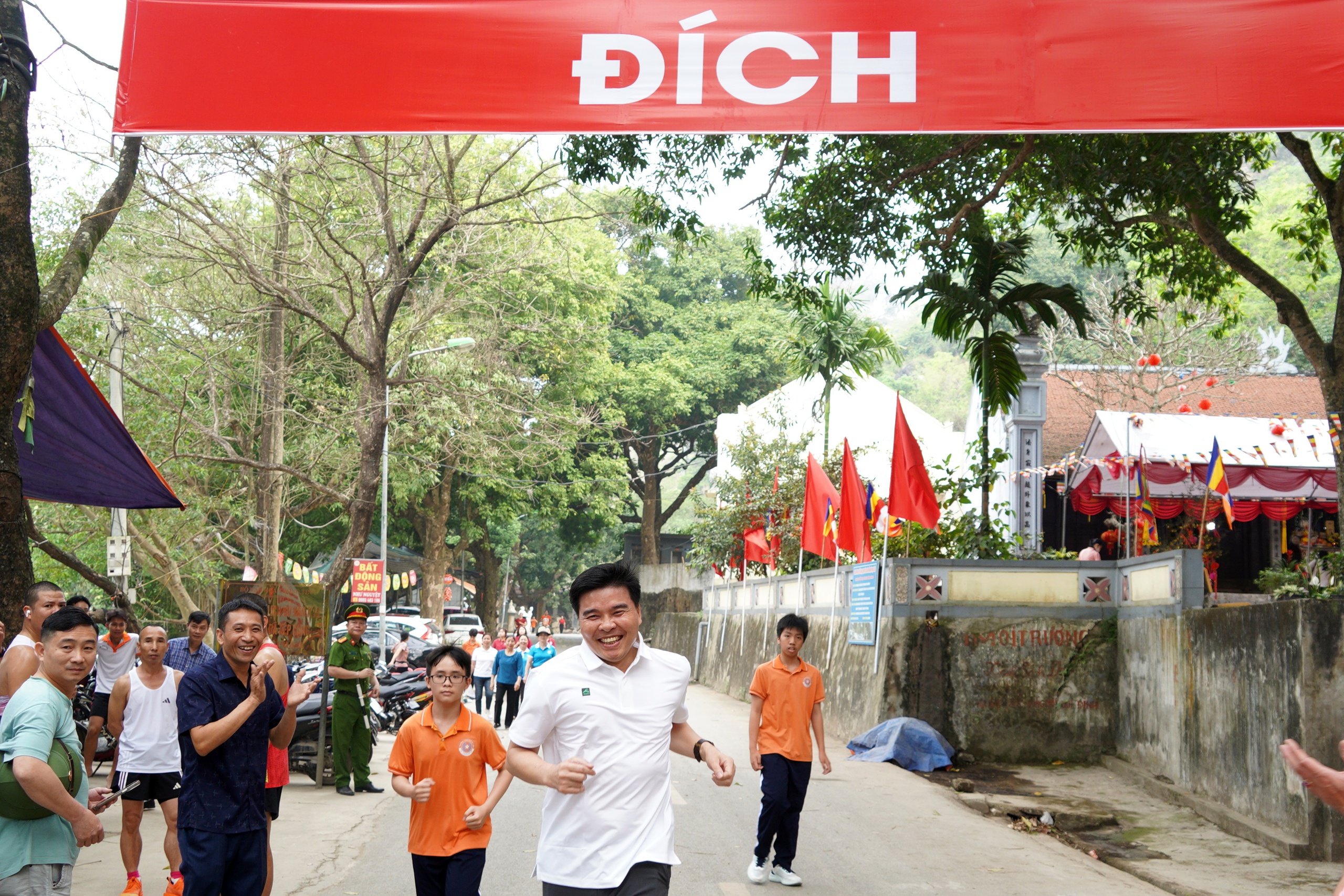 Chương Mỹ phát động Ngày chạy Olympic vì sức khỏe toàn dân và hưởng ứng Ngày Quốc tế hạnh phúc - Ảnh 17.