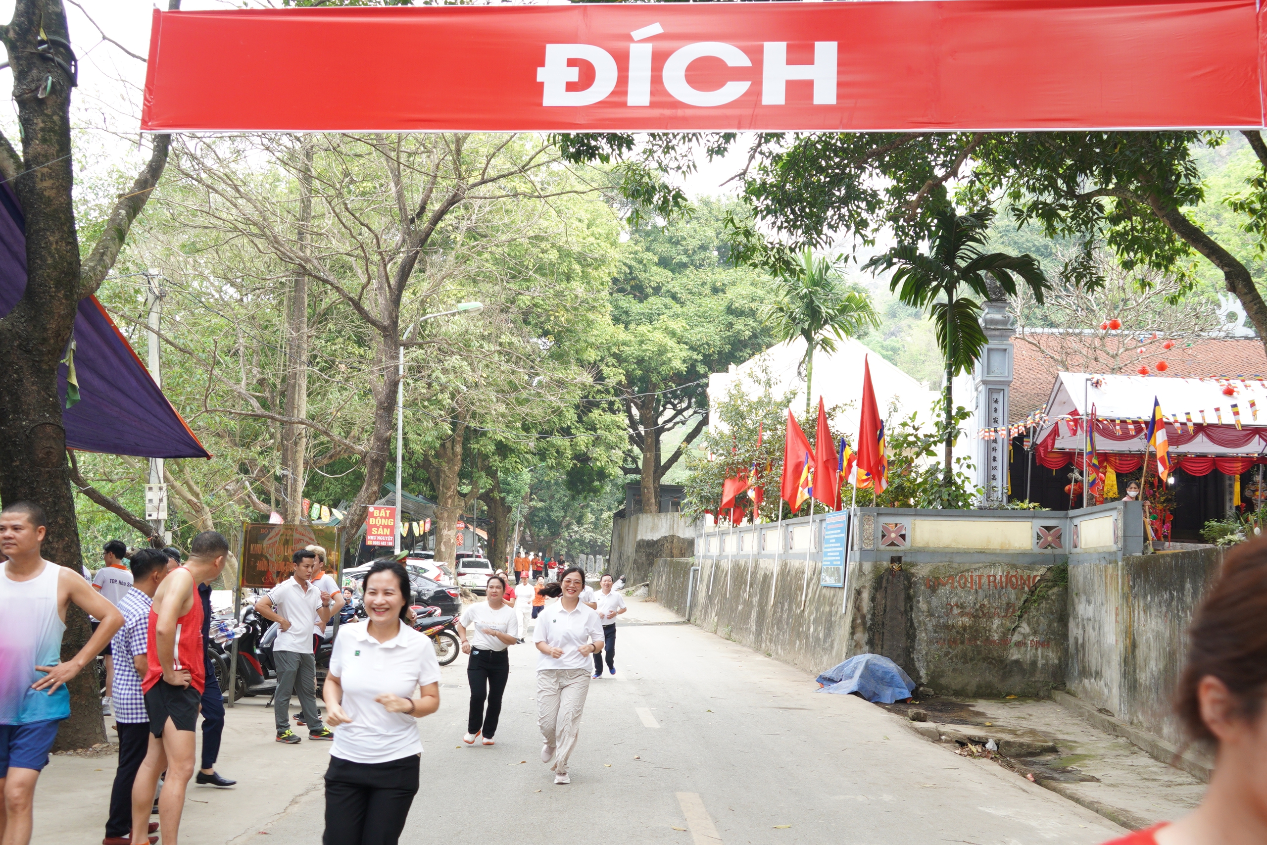 Chương Mỹ phát động Ngày chạy Olympic vì sức khỏe toàn dân và hưởng ứng Ngày Quốc tế hạnh phúc - Ảnh 22.