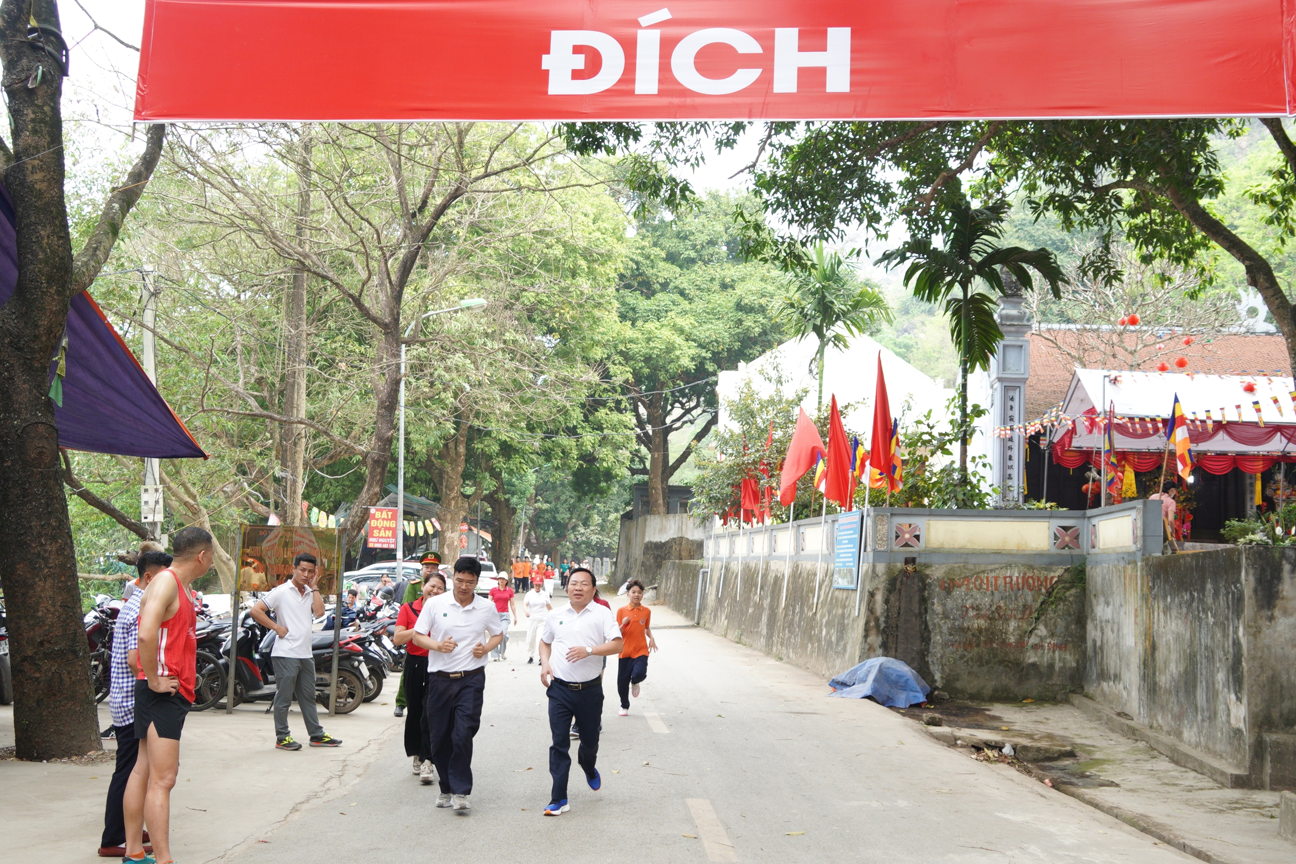 Chương Mỹ phát động Ngày chạy Olympic vì sức khỏe toàn dân và hưởng ứng Ngày Quốc tế hạnh phúc - Ảnh 24.