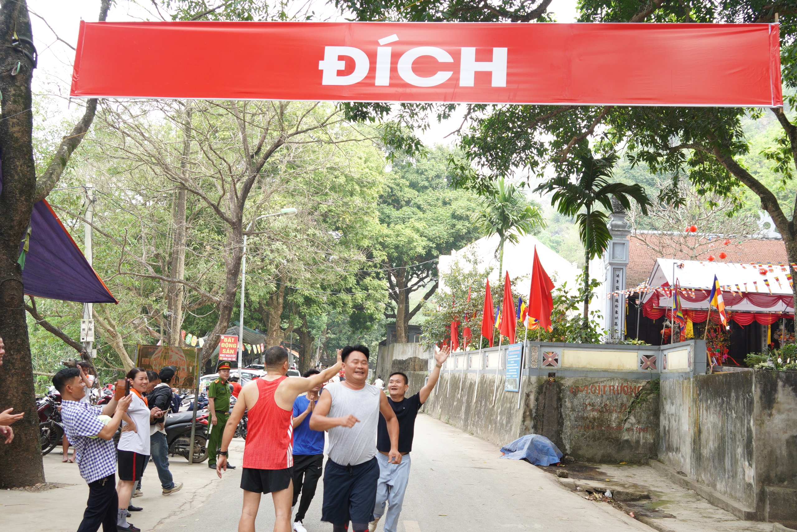 Chương Mỹ phát động Ngày chạy Olympic vì sức khỏe toàn dân và hưởng ứng Ngày Quốc tế hạnh phúc - Ảnh 27.