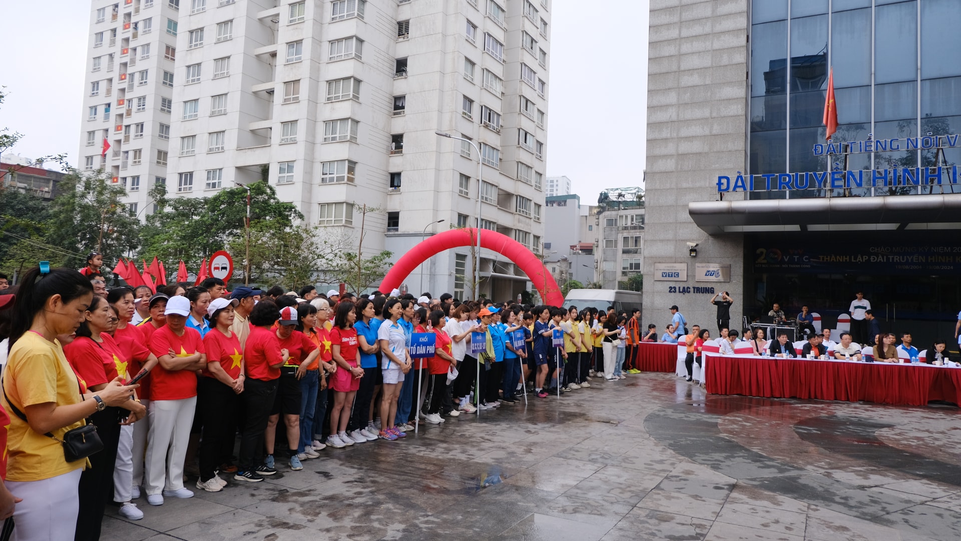 Phường Vĩnh Tuy phát động Ngày chạy Olympic vì sức khỏe toàn dân và Giải chạy Hànộimới - Vì hòa bình năm 2026- Ảnh 1.