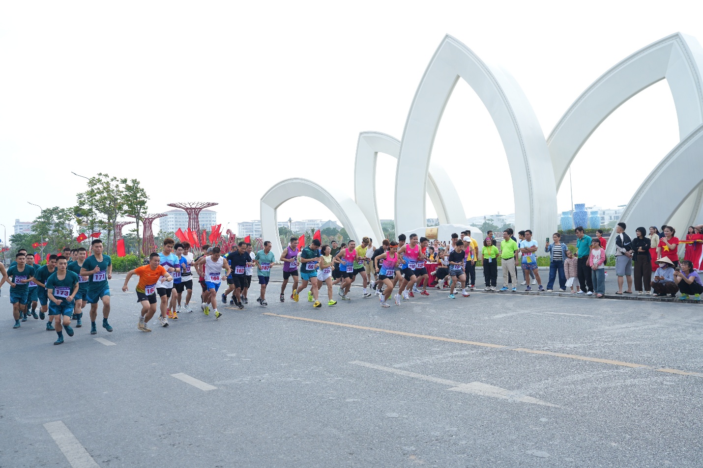 Gia Lâm phát động Ngày chạy Olympic vì sức khỏe toàn dân năm 2026- Ảnh 9.