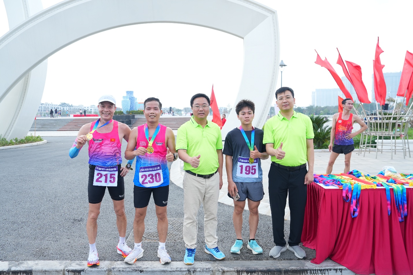 Gia Lâm phát động Ngày chạy Olympic vì sức khỏe toàn dân năm 2026- Ảnh 12.
