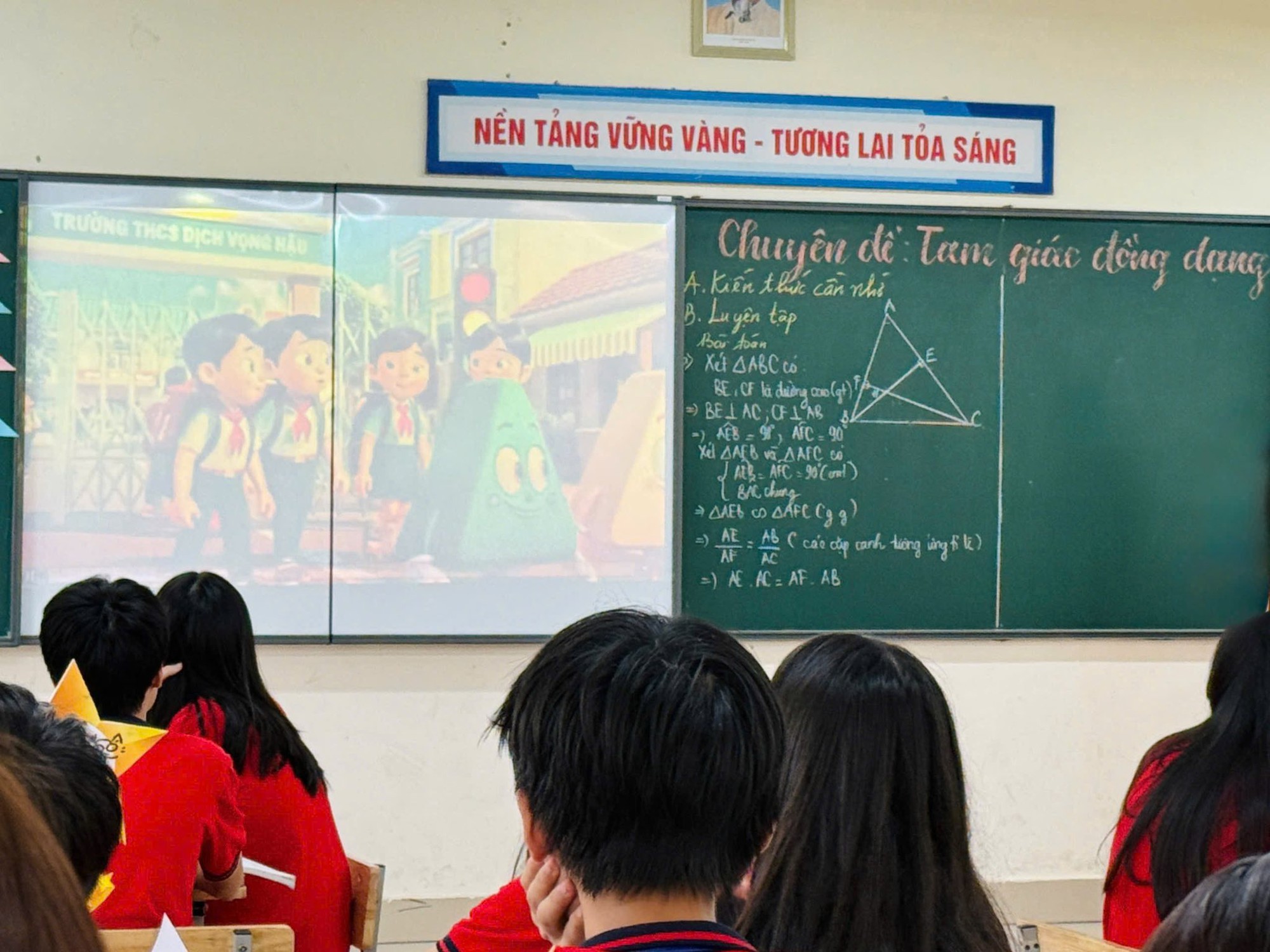 SINH HOẠT CHUYÊN MÔN CẤP PHƯỜNG: DẤU ẤN TỪ CHUYÊN ĐỀ "TAM GIÁC ĐỒNG DẠNG" LỚP 8 TẠI TRƯỜNG THCS DỊCH VỌNG HẬU- Ảnh 3.