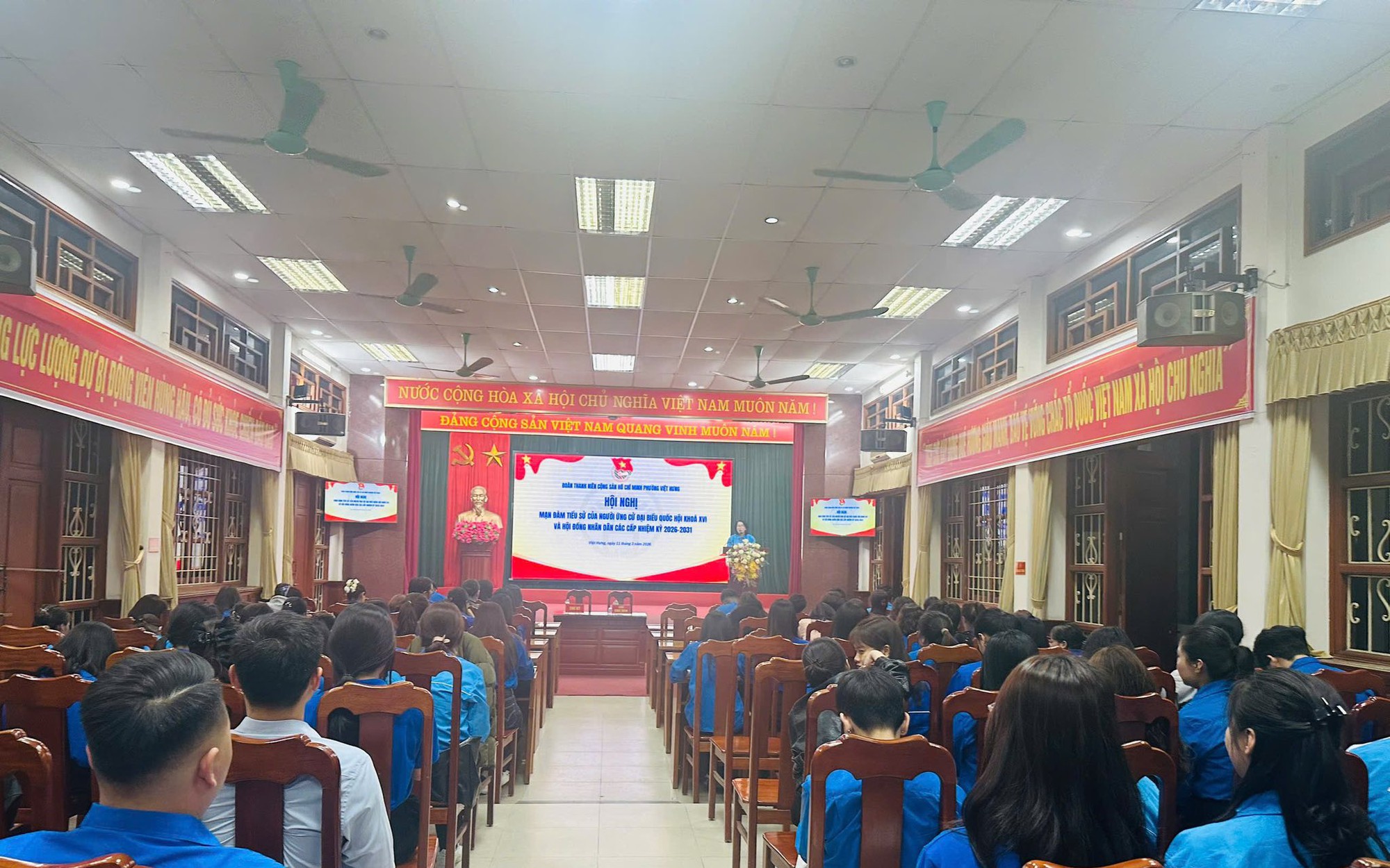 ĐOÀN THANH NIÊN PHƯỜNG TỔ CHỨC HỘI NGHỊ MẠN ĐÀM TIỂU SỬ CỦA NGƯỜI ỨNG CỬ ĐẠI BIỂU QUỐC HỘI KHOÁ XVI VÀ ĐẠI BIỂU HĐND CÁC CẤP, NHIỆM KỲ 226-2031