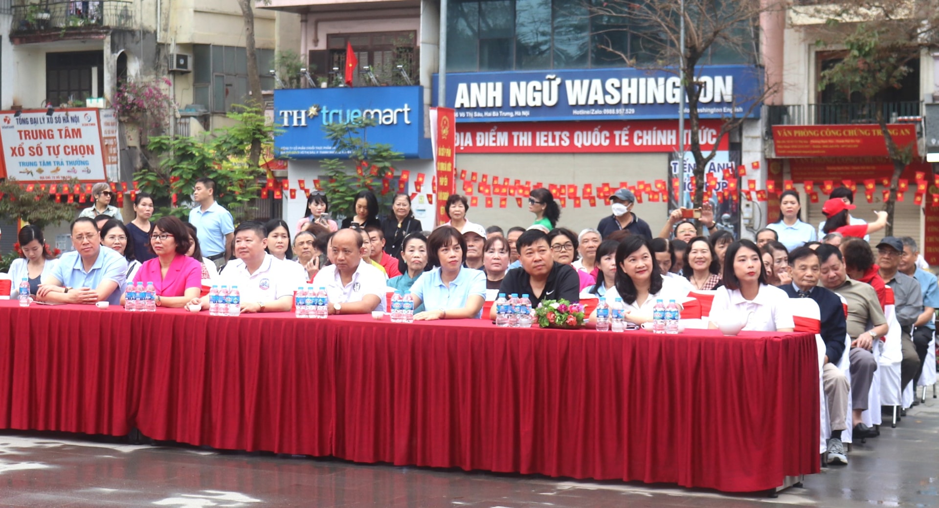 Phường Bạch Mai: Gần 1.000 cán bộ, người dân hưởng ứng "Ngày chạy Olympic vì sức khỏe toàn dân"- Ảnh 1.