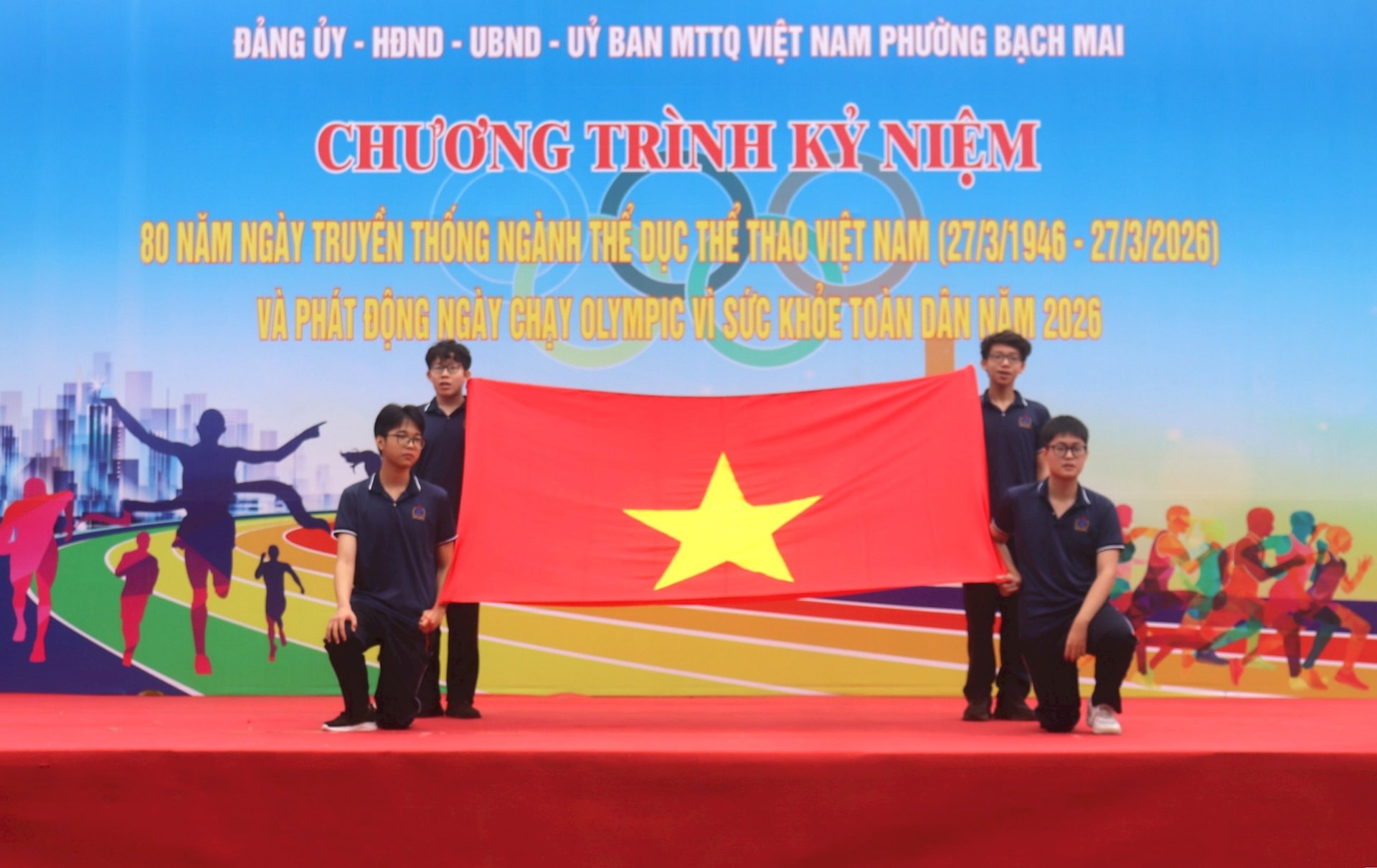 Phường Bạch Mai: Gần 1.000 cán bộ, người dân hưởng ứng "Ngày chạy Olympic vì sức khỏe toàn dân"- Ảnh 6.