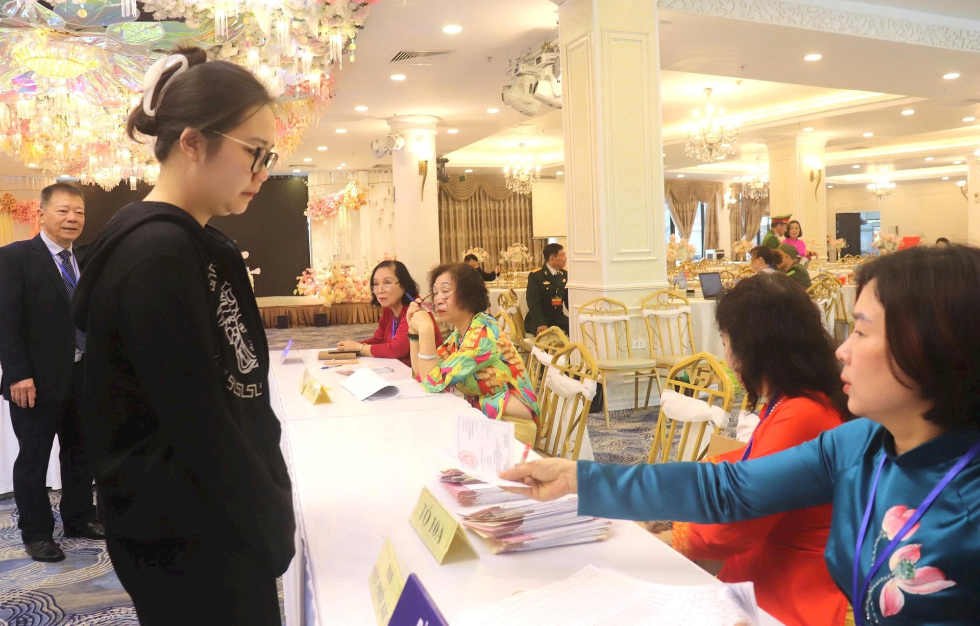 Phường Bạch Mai: Thành công của cuộc bầu cử đến từ nỗ lực của từng cán bộ, người dân- Ảnh 4.