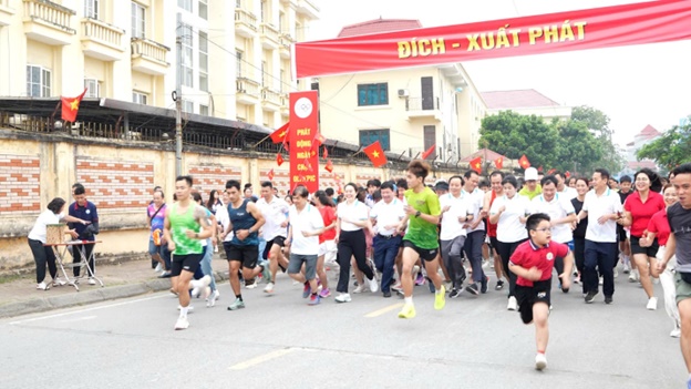 300 vận động viên xã Hoài Đức lan tỏa tinh thần thể thao tại Ngày chạy Olympic năm 2026- Ảnh 10.