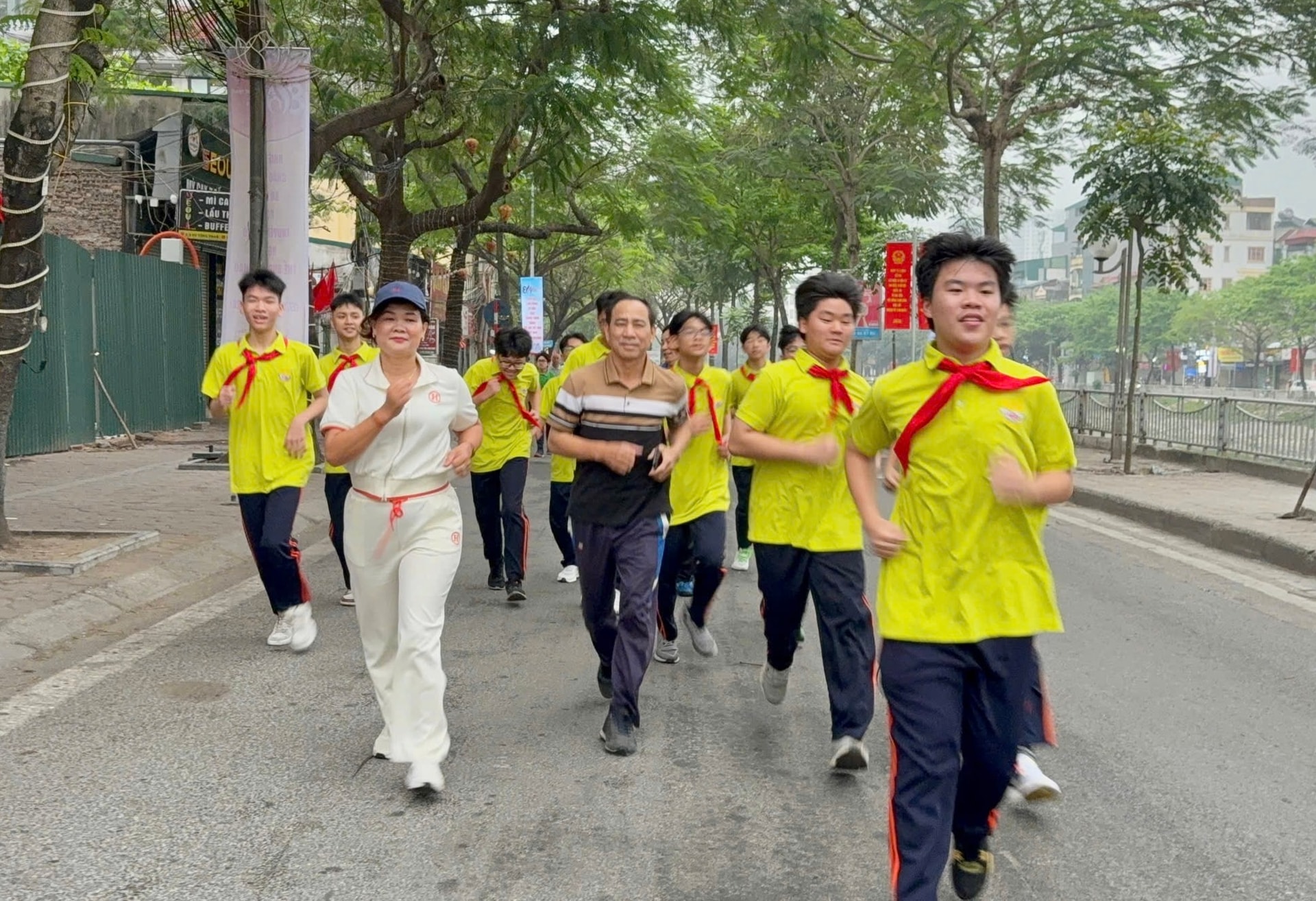 Phường Khương Đình: 500 người tham gia Ngày chạy Olympic vì sức khỏe toàn dân- Ảnh 3.