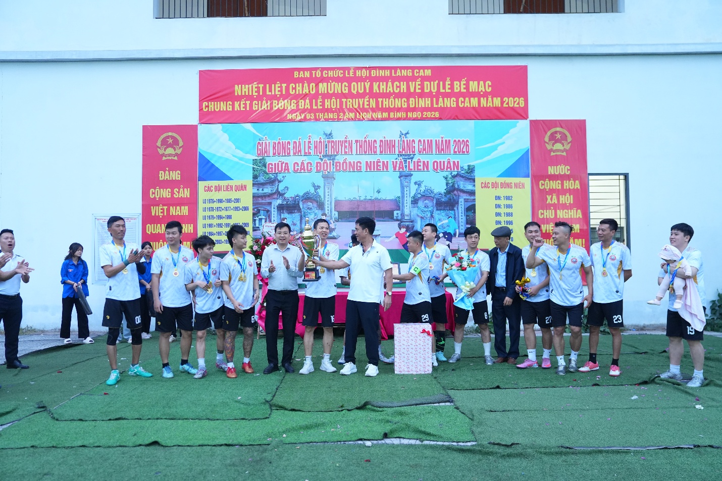 Lễ bế mạc giải bóng đá chào mừng Lễ hội truyền thống làng Cam năm 2026- Ảnh 5.