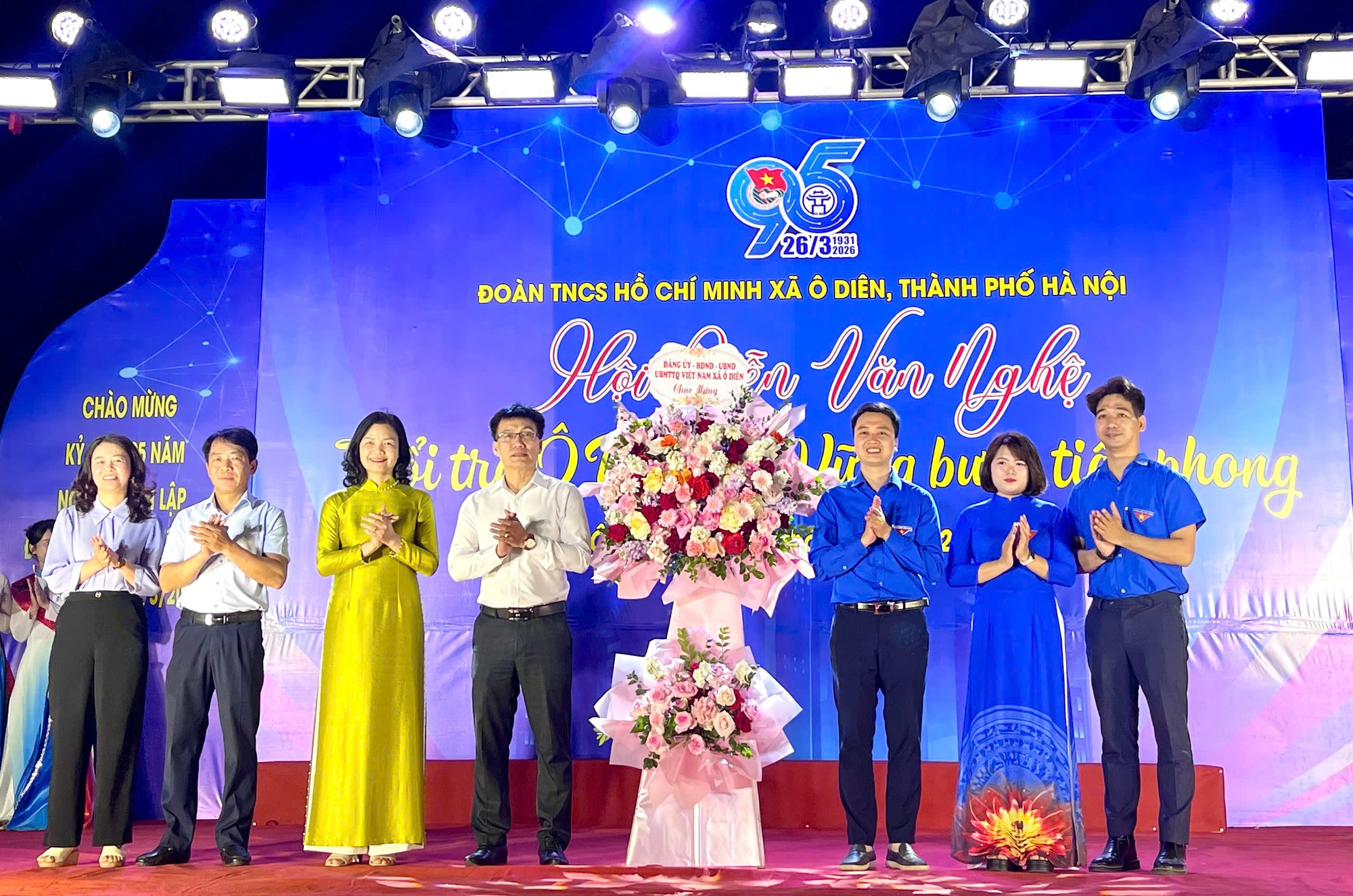 Đoàn Thanh niên xã Ô Diên tưng bừng Hội diễn văn nghệ- Ảnh 1.