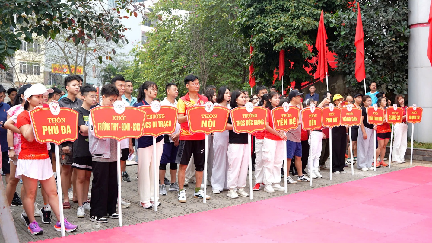 300 vận động viên xã Hoài Đức lan tỏa tinh thần thể thao tại Ngày chạy Olympic năm 2026- Ảnh 3.