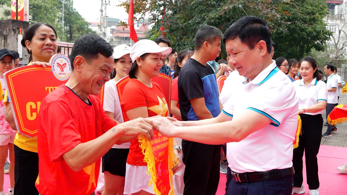 300 vận động viên xã Hoài Đức lan tỏa tinh thần thể thao tại Ngày chạy Olympic năm 2026- Ảnh 6.