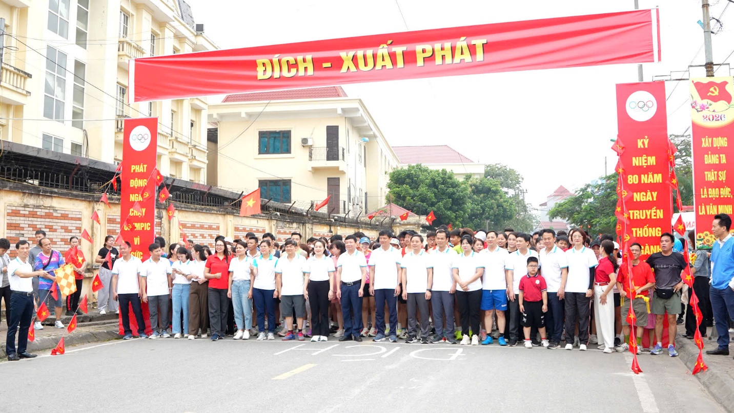300 vận động viên xã Hoài Đức lan tỏa tinh thần thể thao tại Ngày chạy Olympic năm 2026- Ảnh 9.