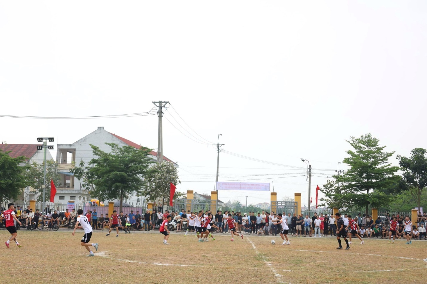 Xã Mê Linh tổ chức Giải bóng đá tranh cúp Hai Bà Trưng năm 2026- Ảnh 6.