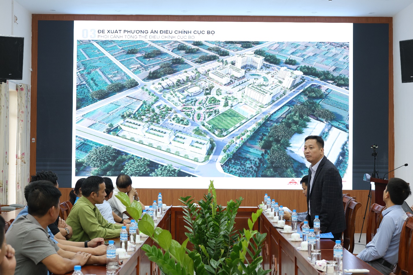 Xã Mê Linh tổ chức hội nghị lấy ý kiến cộng đồng dân cư về đồ án điều chỉnh cục bộ Quy hoạch tổng mặt bằng tỷ lệ 1/500 Trường Đại học Tài chính Ngân hàng Hà Nội- Ảnh 1.