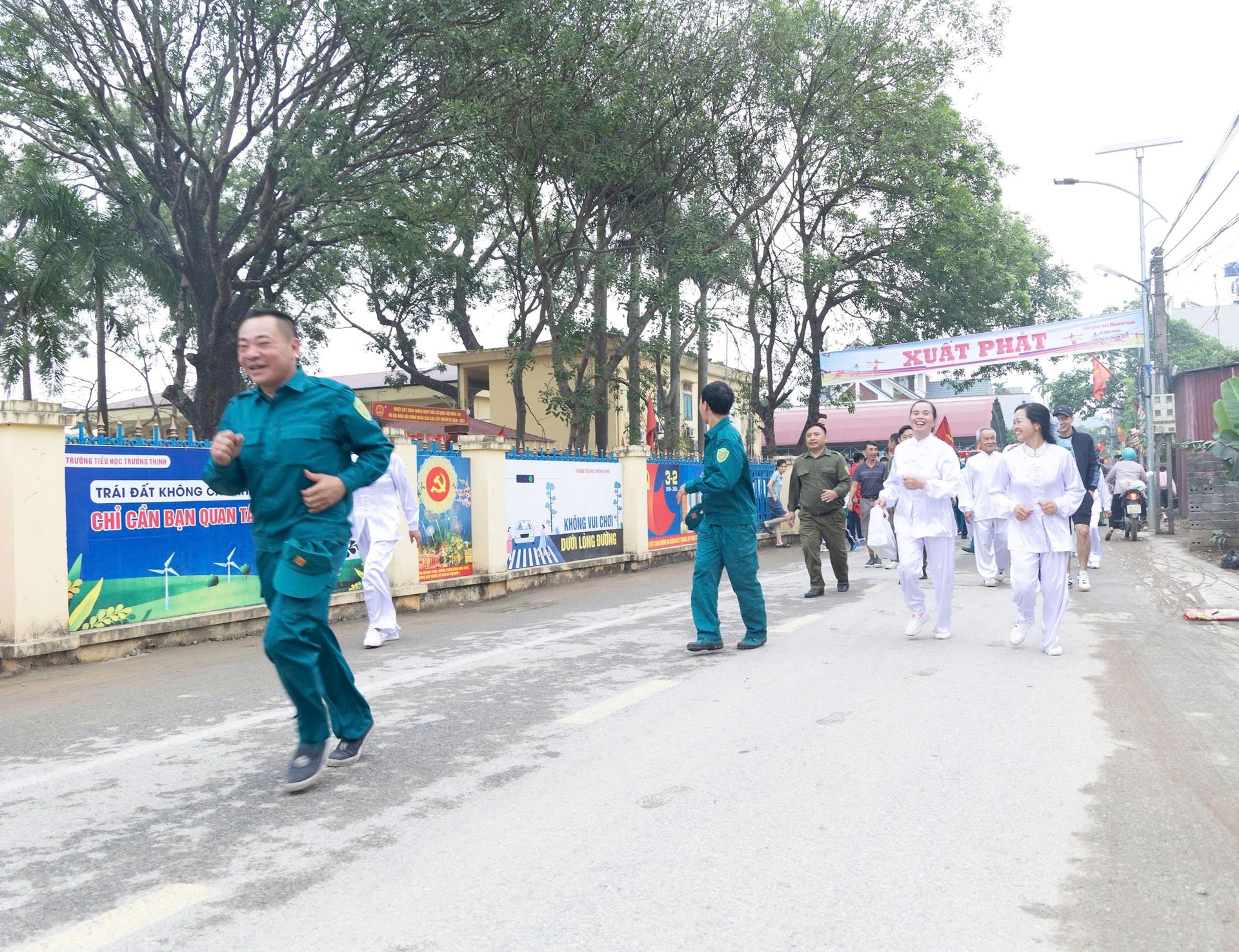 Xã Ứng Thiên: 1.600 người tham gia Ngày hội chạy vì sức khỏe toàn dân- Ảnh 13.