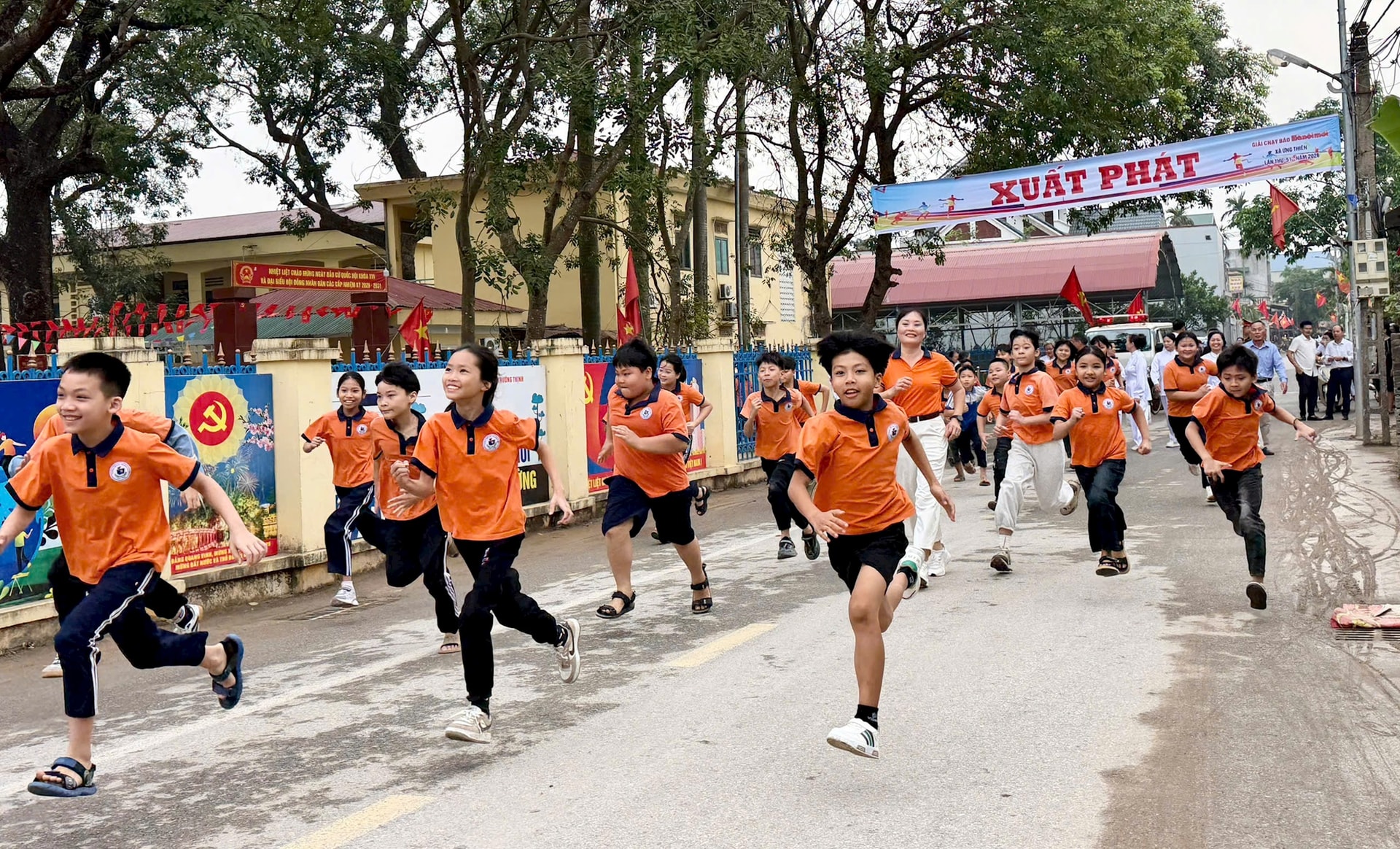 Xã Ứng Thiên: 1.600 người tham gia Ngày hội chạy vì sức khỏe toàn dân- Ảnh 10.