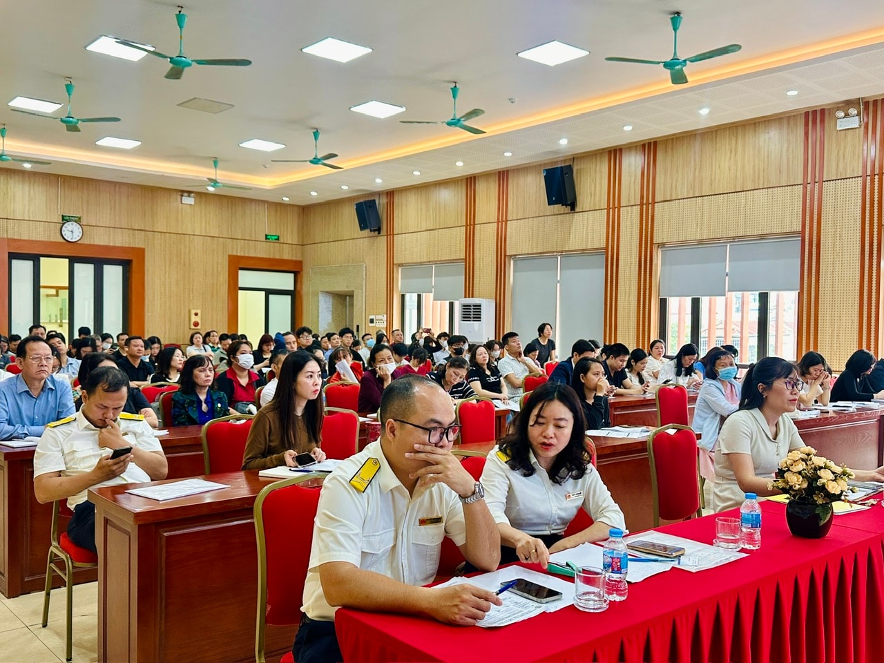 Phường Phương Liệt: Nâng cao ý thức chấp hành pháp luật của các cơ sở hành nghề y, dược ngoài công lập- Ảnh 1.