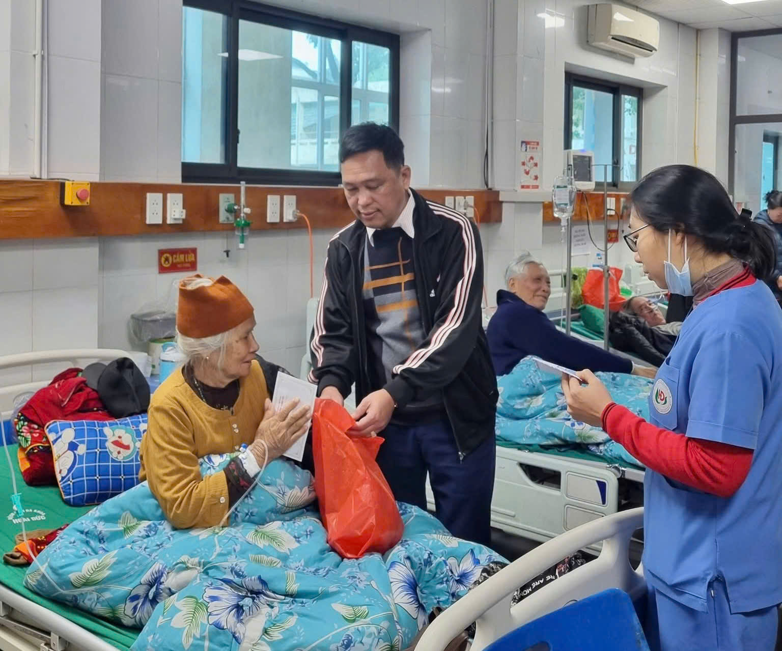 Bệnh viện đa khoa Hoài Đức tổ chức Lễ kỷ niệm 10 năm Ngày thành lập Công tác xã hội Việt Nam (25/3/2016 - 25/3/2026).- Ảnh 2.