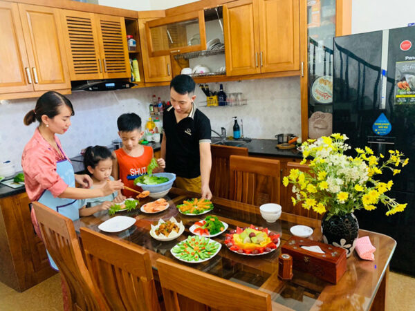 XÃ HƯNG ĐẠO HƯỞNG ỨNG THAM GIA CUỘC THI VIẾT “BỮA CƠM GIA ĐÌNH ẤM ÁP YÊU THƯƠNG”- Ảnh 1.