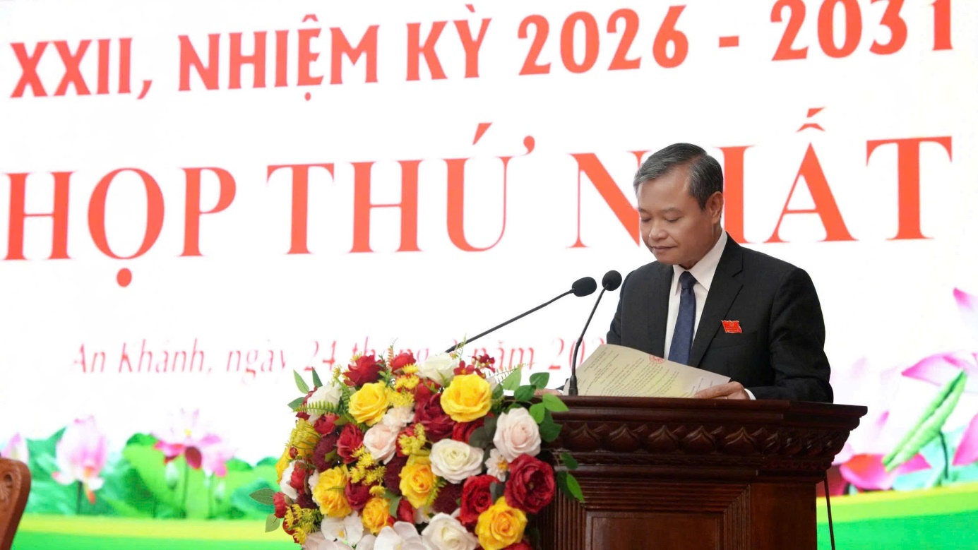 A person standing at a podium with a bouquet of flowers  AI-generated content may be incorrect.