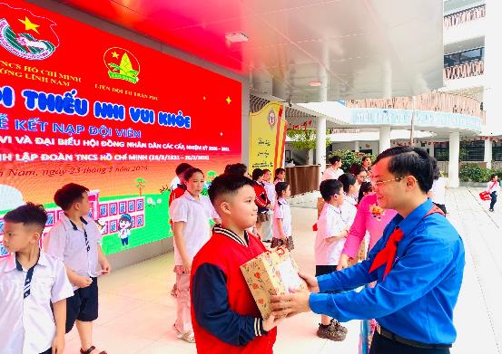 HỌC SINH TRƯỜNG TIỂU HỌC TRẦN PHÚ SÔI NỔI THAM GIA NGÀY HỘI THIẾU NHI VUI KHOẺ- TIẾN BƯỚC LÊN ĐOÀNLỄ KẾT NẠP ĐỘI VIÊN MỚI NĂM HỌC: 2025-2026- Ảnh 9.