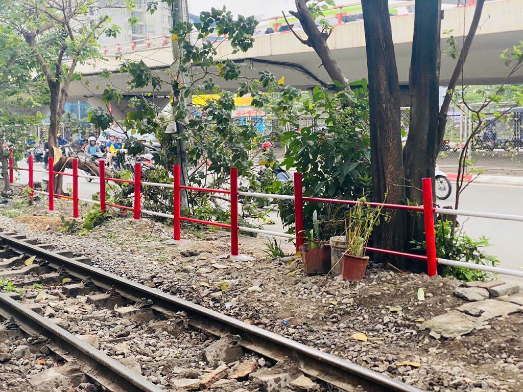 PHƯỜNG PHƯƠNG LIỆT: RA QUÂN ĐÓNG LỐI ĐI TỰ MỞ QUA ĐƯỜNG SẮT, ĐẢM BẢO AN TOÀN GIAO THÔNG- Ảnh 4.