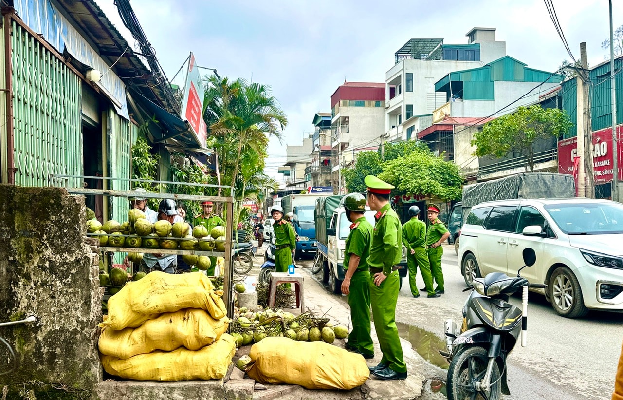 Ban Chỉ đạo 197 phường Phú Lương tập trung tháo gỡ “điểm nghẽn” trật tự đô thị- Ảnh 2.