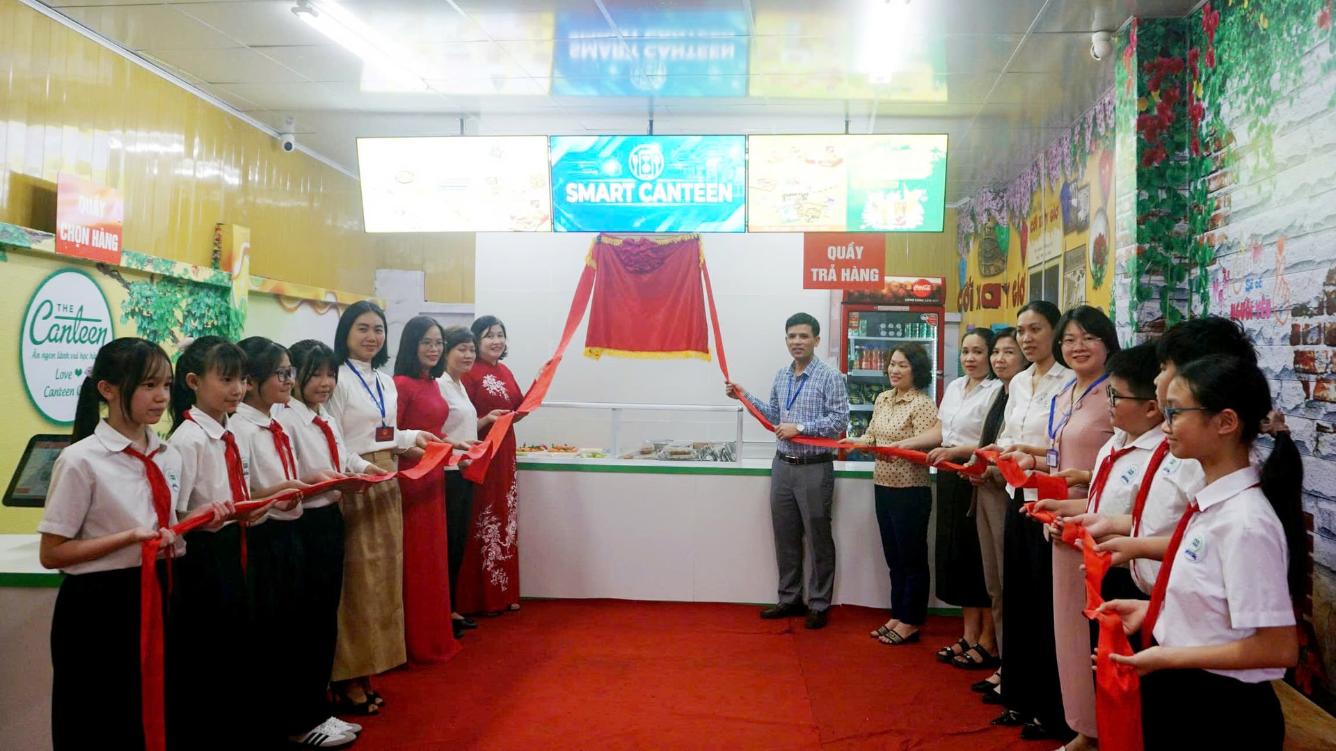 Việt Hưng triển khai mô hình “Smart Canteen” thứ tám tại Trường THCS Đức Giang- Ảnh 1.