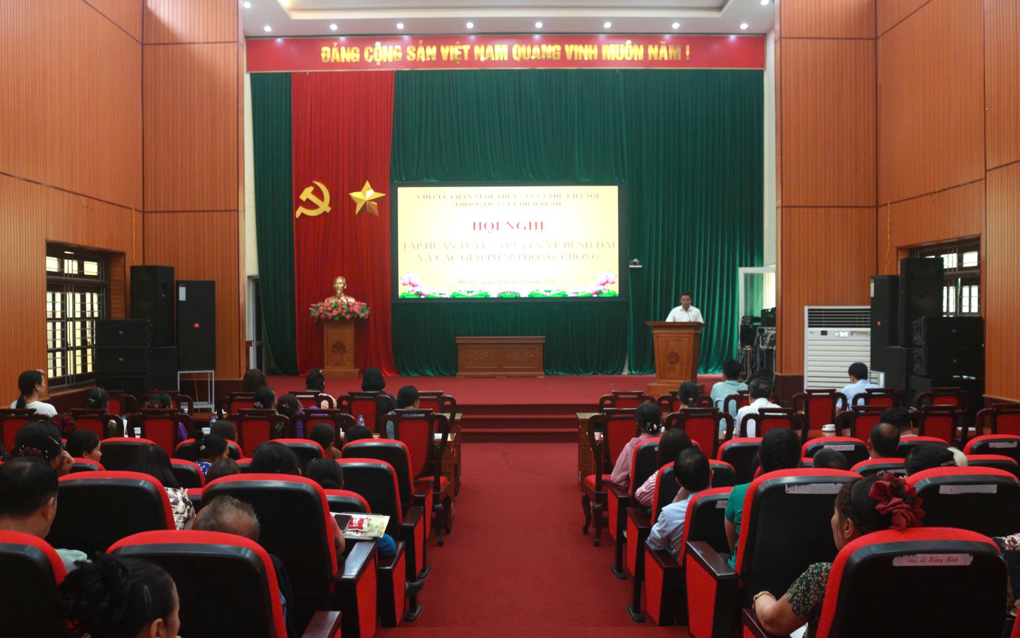 Hoà Lạc tập huấn, tuyên truyền phòng, chống bệnh Dại ở động vật