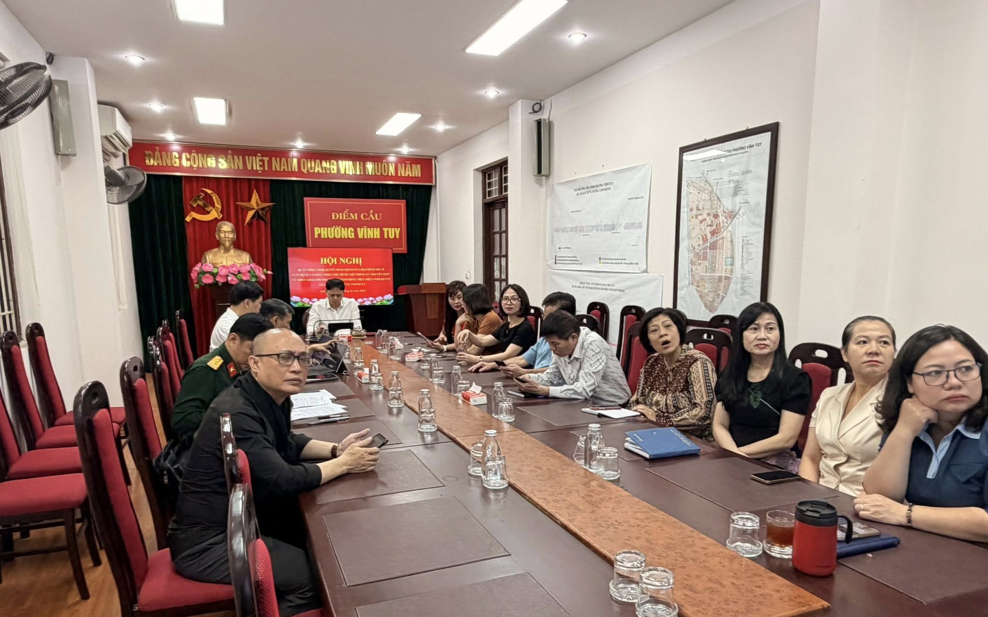 PHƯỜNG VĨNH TUY TỔ CHỨC HỘI NGHỊ TRỰC TUYẾN QUÁN TRIỆT NGHỊ QUYẾT SỐ 02-NQ/TW CỦA BỘ CHÍNH TRỊ