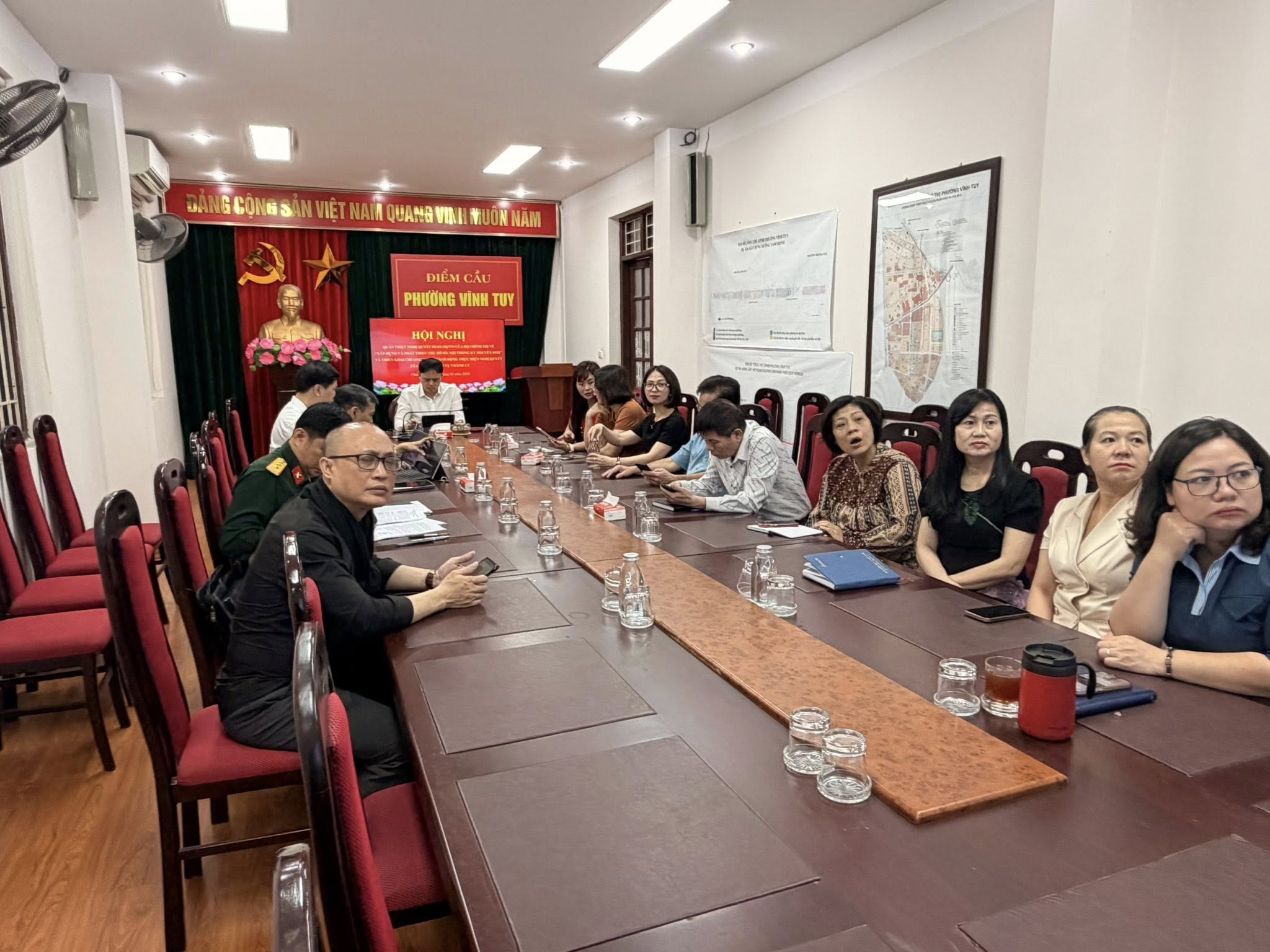 PHƯỜNG VĨNH TUY TỔ CHỨC HỘI NGHỊ TRỰC TUYẾN QUÁN TRIỆT NGHỊ QUYẾT SỐ 02-NQ/TW CỦA BỘ CHÍNH TRỊ - Ảnh 1.