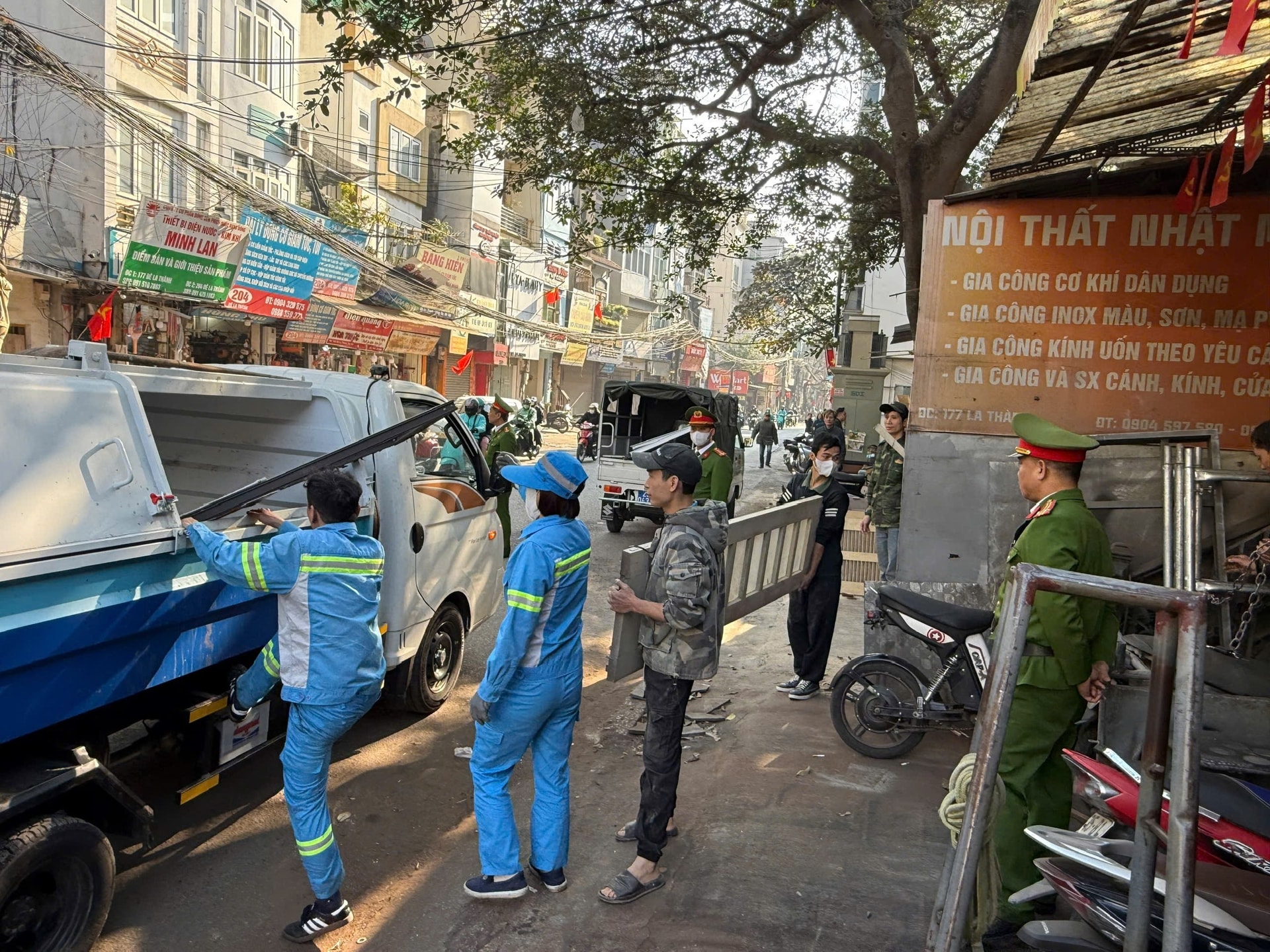 Phường Ô Chợ Dừa: Từng bước khơi thông “điểm nghẽn” môi trường, nâng cao chất lượng đô thị- Ảnh 1.