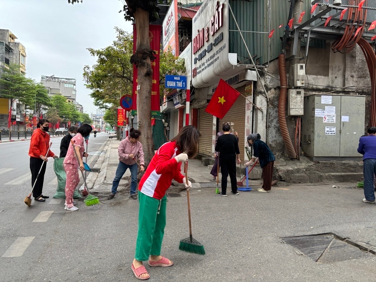 Phường Ô Chợ Dừa: Từng bước khơi thông “điểm nghẽn” môi trường, nâng cao chất lượng đô thị- Ảnh 2.