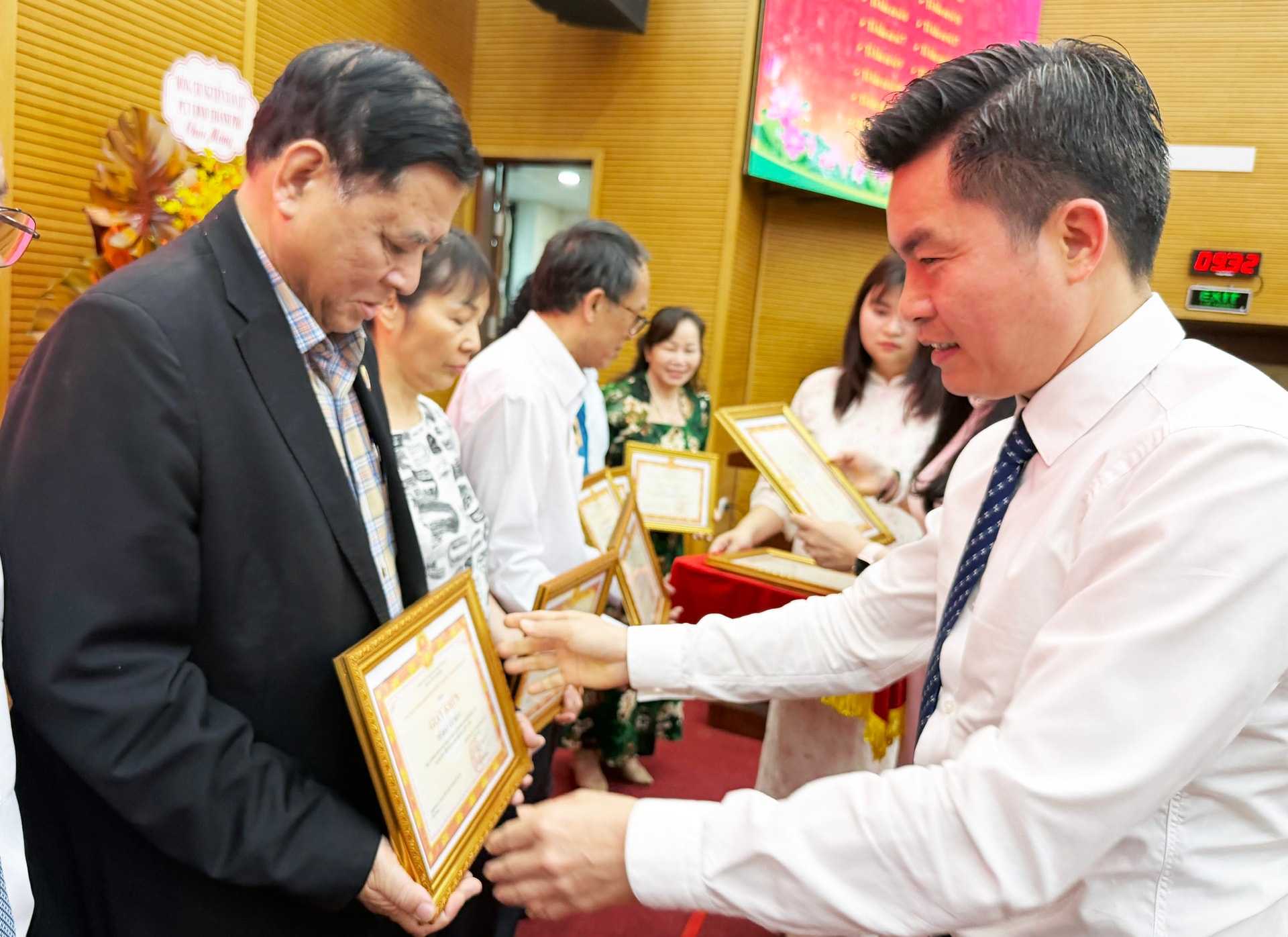 Phường Ô Chợ Dừa: Công tác bầu cử bảo đảm đúng quy trình, an toàn và nghiêm túc- Ảnh 2.