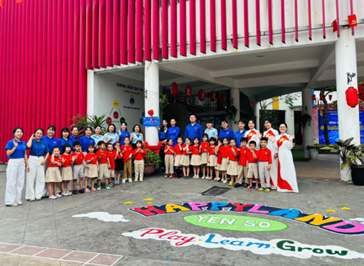 Lễ kỉ niệm 95 năm Ngày thành lập Đoàn TNCS Hồ Chí Minh và gắn biển công trình thanh niên 
“Sân chơi hạnh phúc – Happy Land Yên Sở”- Ảnh 3.