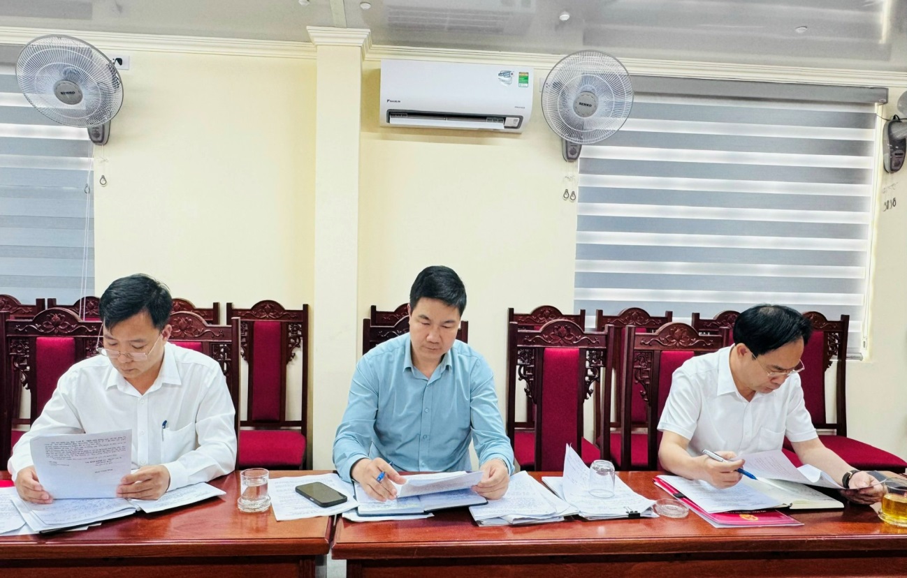 Hội nghị thẩm tra các nội dung lĩnh vực kinh tế - ngân sách trước kỳ họp thứ nhất HĐND xã khóa XXIV- Ảnh 2.