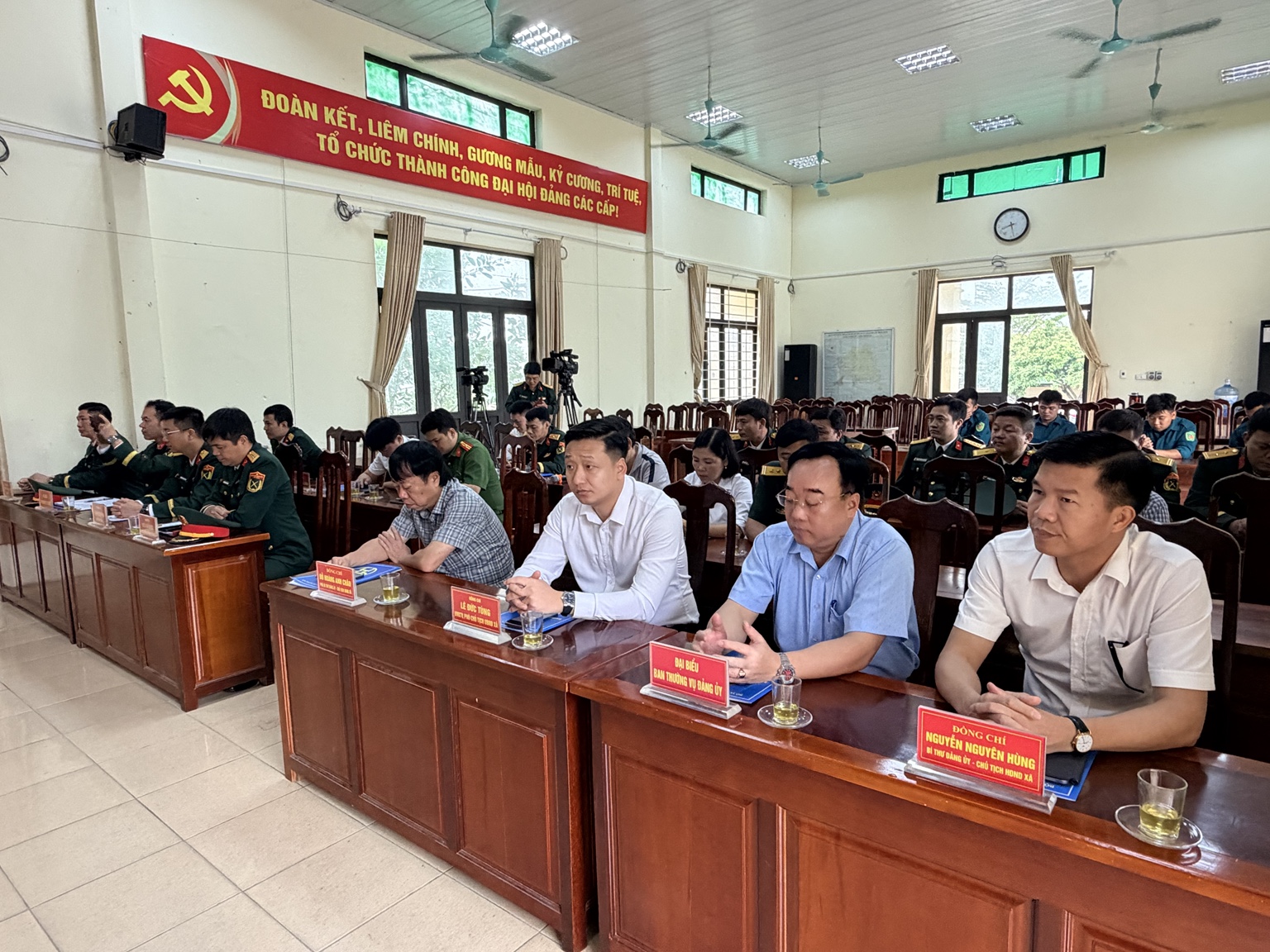 Lễ công bố Quyết định của Thủ tướng Chính phủ và trao Bằng “Tổ quốc ghi công” cho thân nhân liệt sĩ Nguyễn Văn Mậu- Ảnh 1.