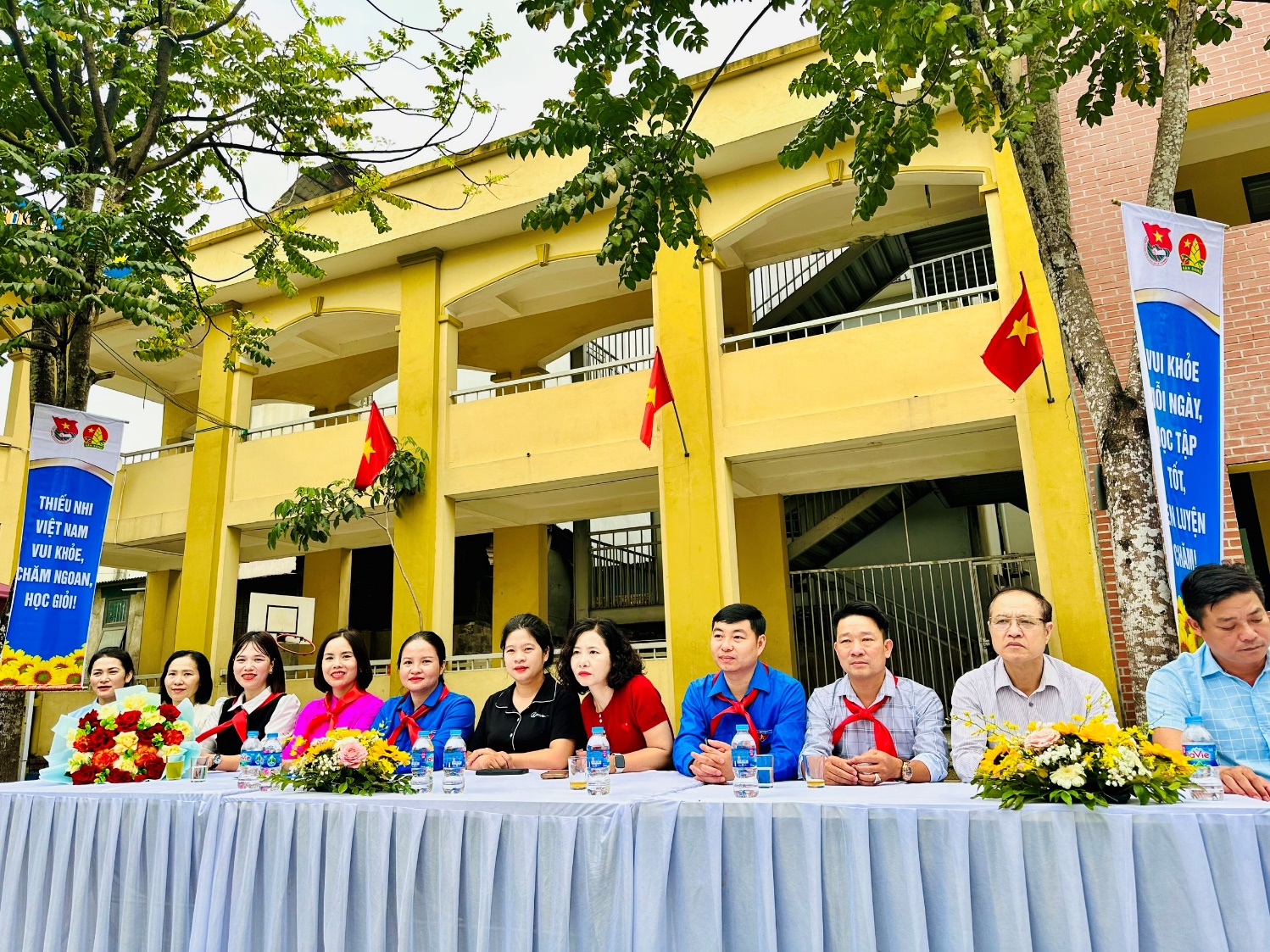 Ban chấp hành Đoàn, Hội đồng Đội xã Trần Phú tổ chức Ngày hội Thiếu nhi vui khoẻ - Tiến bước lên đoàn năm học 2025 -2026.- Ảnh 2.