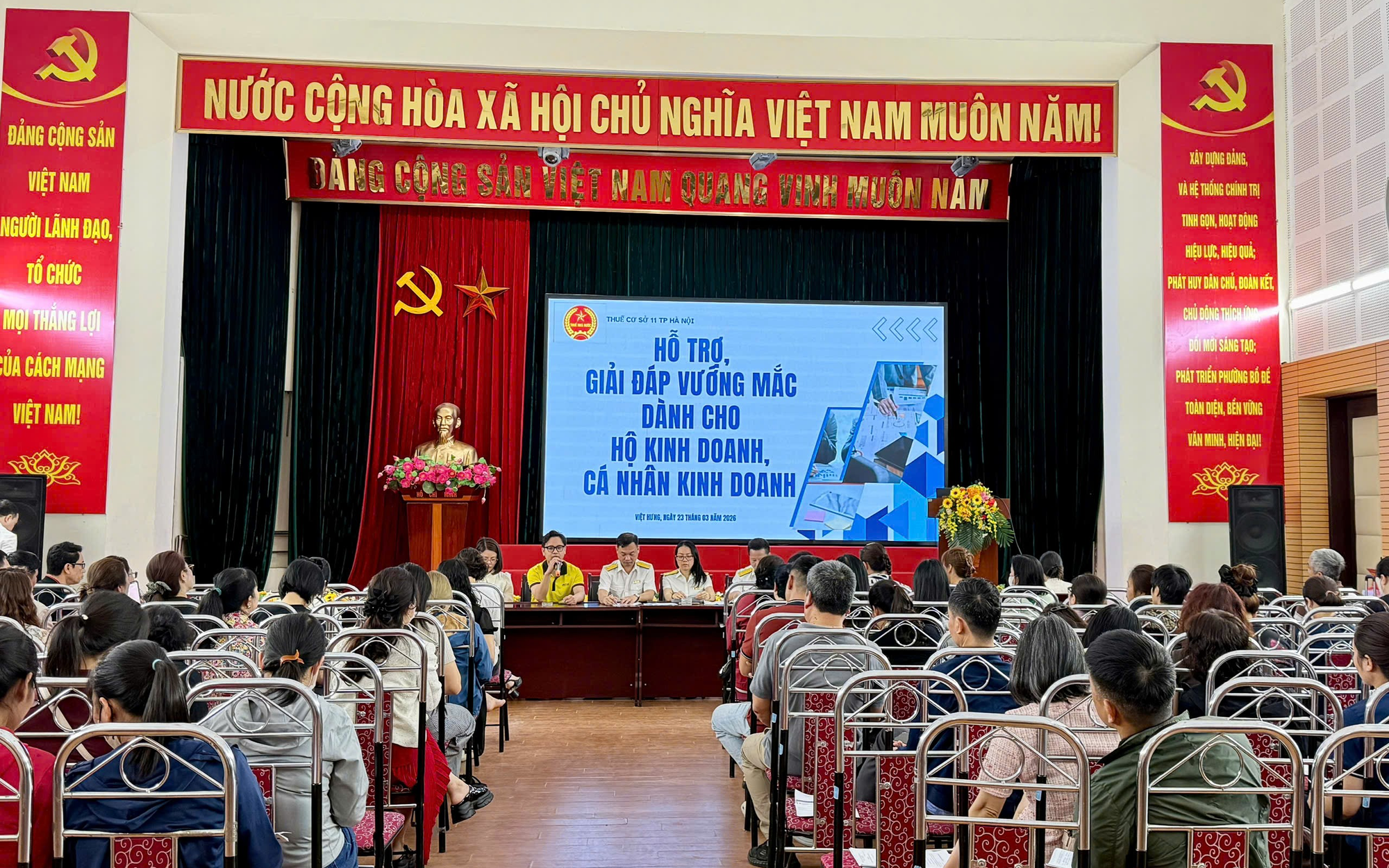  Tăng cường đồng hành, hỗ trợ hộ kinh doanh thực hiện chính sách thuế mới