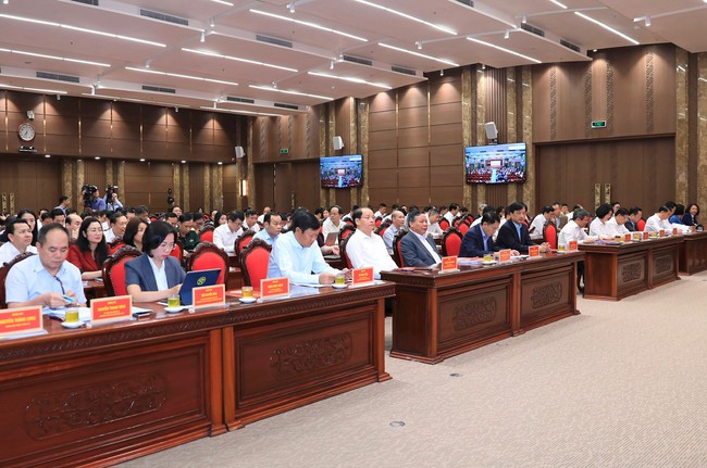 Quán triệt Nghị quyết số 02 của Bộ Chính trị về "Xây dựng và phát triển Thủ đô Hà Nội trong kỷ nguyên mới"- Ảnh 2.