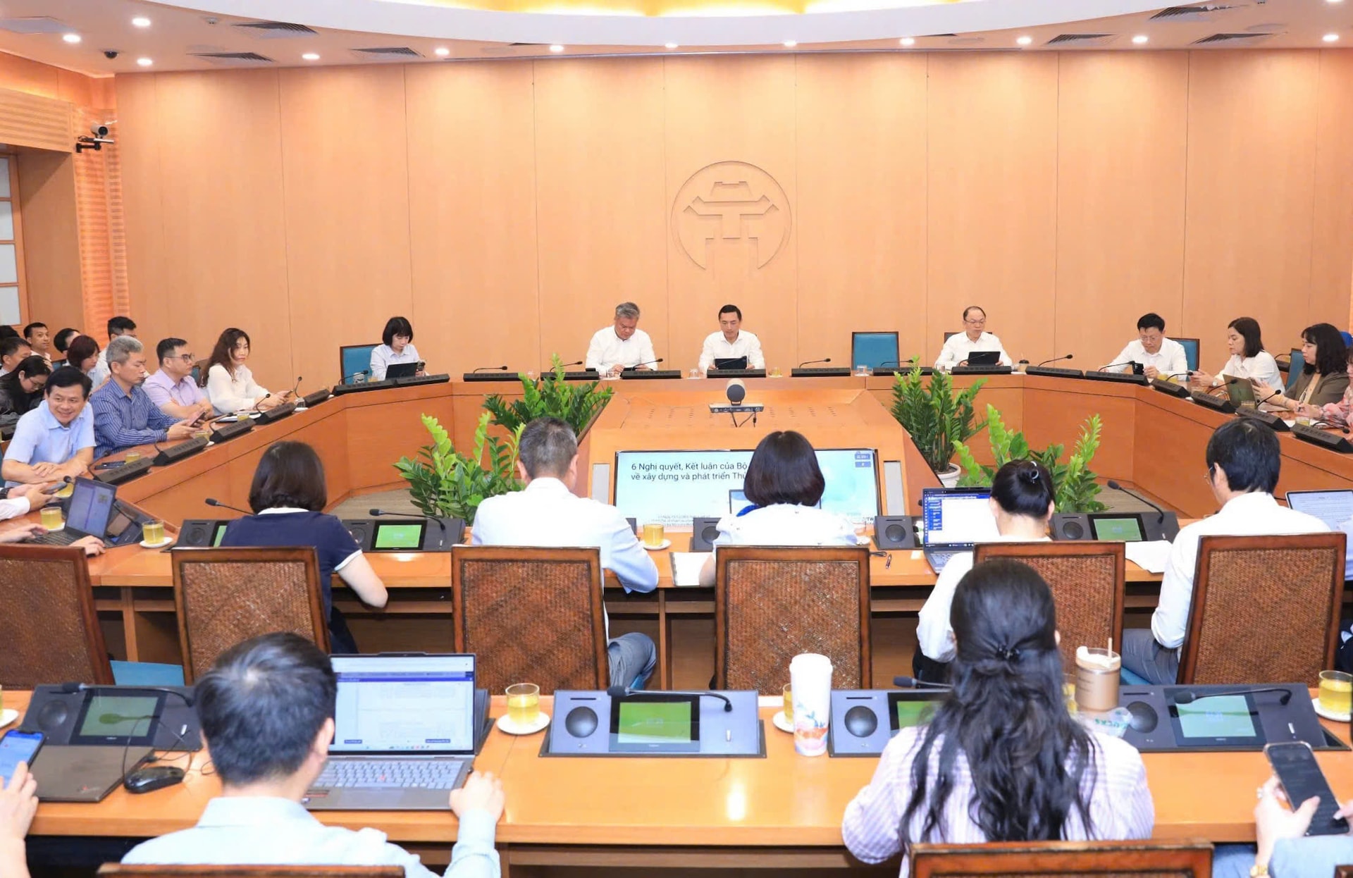 Triển khai Chương trình hành động thực hiện Nghị quyết số 02 của Bộ Chính trị về "Xây dựng và phát triển Thủ đô Hà Nội trong kỷ nguyên mới"- Ảnh 10.